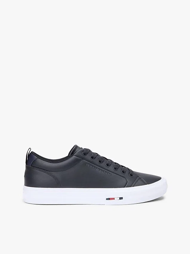 Sneakers i vulkaniserat läder Sneakers i vulkaniserat läder