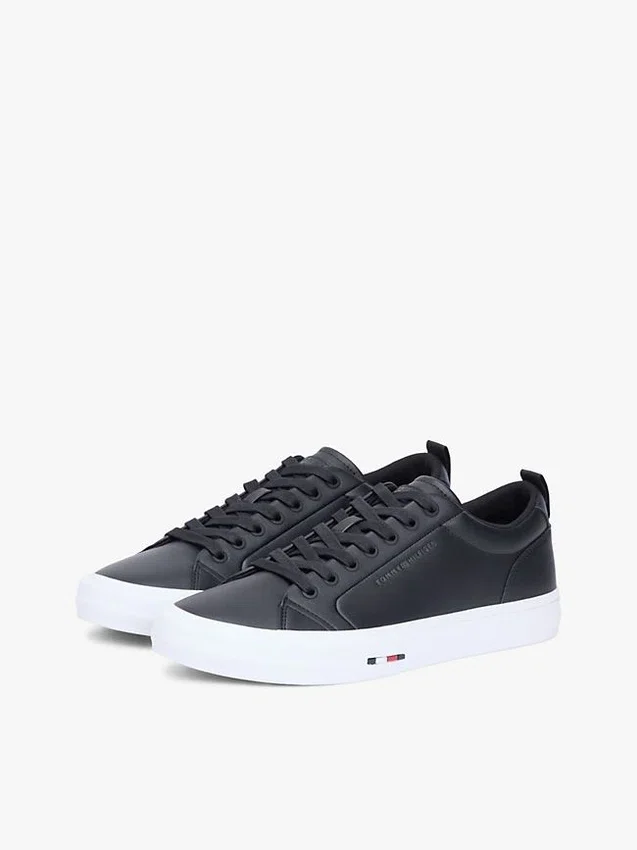 Sneakers i vulkaniserat läder Sneakers i vulkaniserat läder