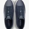 Sneakers i vulkaniserat läder