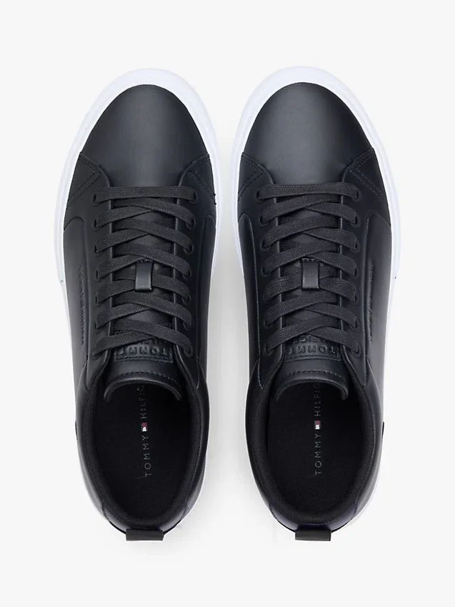Sneakers i vulkaniserat läder Sneakers i vulkaniserat läder