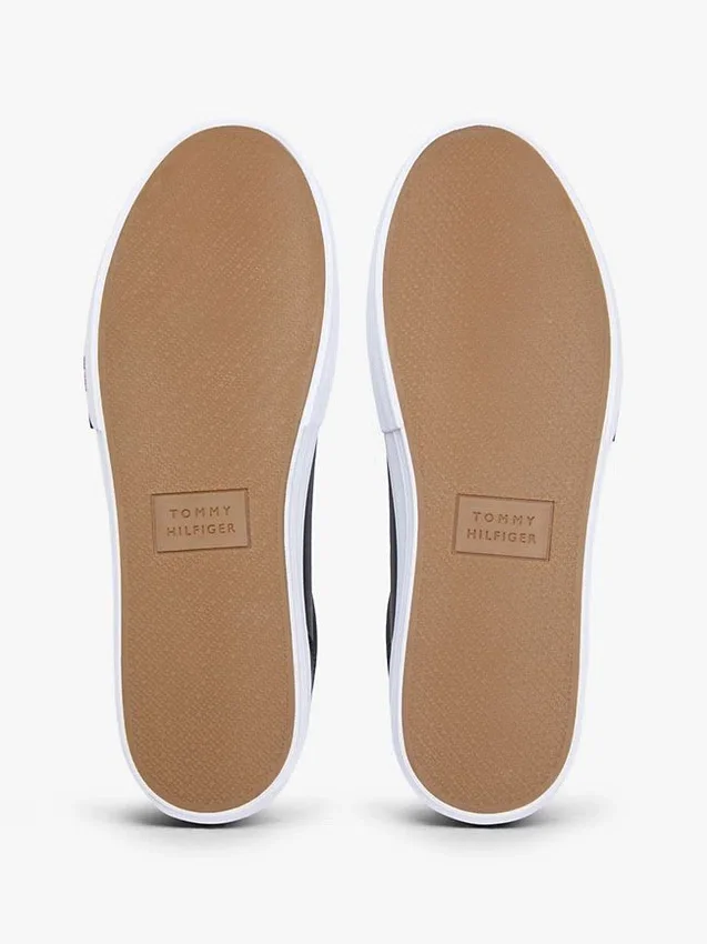 Sneakers i vulkaniserat läder Sneakers i vulkaniserat läder
