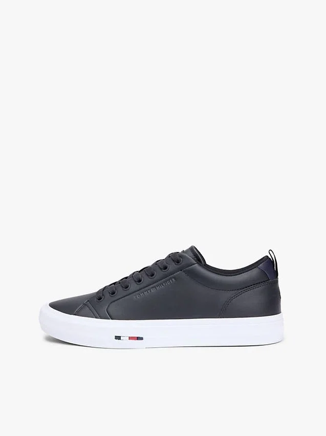 Sneakers i vulkaniserat läder Sneakers i vulkaniserat läder