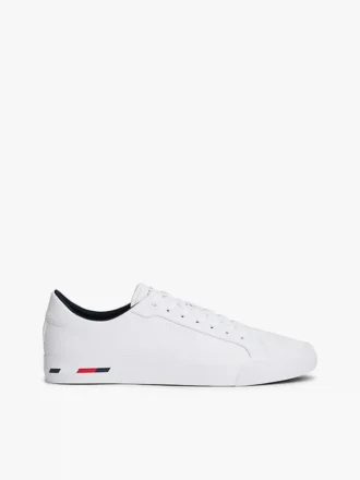 Sneakers i vulkaniserat läder med flaggstripe Sneakers i vulkaniserat läder med flaggstripe