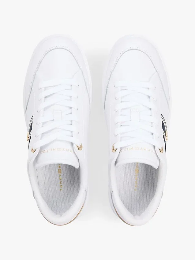Sneakers med remmönster och lädercupsole Sneakers med remmönster och lädercupsole