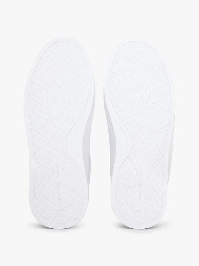 Sneakers med remmönster och lädercupsole Sneakers med remmönster och lädercupsole