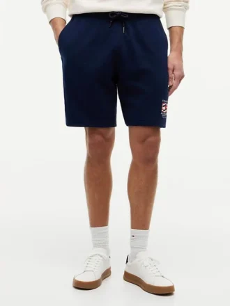Sweatshorts med vågigt flaggmönster i normal passform