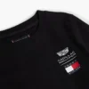 T-shirt för barn med Tommy x Cadillac F1® Team-logotyp T-shirt för barn med Tommy x Cadillac F1® Team-logotyp
