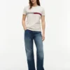 T-shirt med broderat flaggmönster T-shirt med broderat flaggmönster