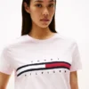 T-shirt med broderat flaggstrip-logo