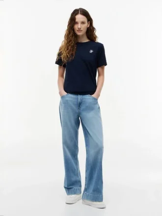 T-shirt med broderat monogram