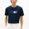 T-shirt med flagglogotyp T-shirt med flagglogotyp