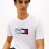 T-shirt med flagglogotyp T-shirt med flagglogotyp