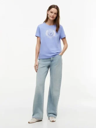 T-shirt med folierat lagerblad-logo