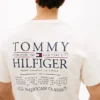 T-shirt med grafiskt tryck på ryggen i slub-bomull T-shirt med grafiskt tryck på ryggen i slub-bomull