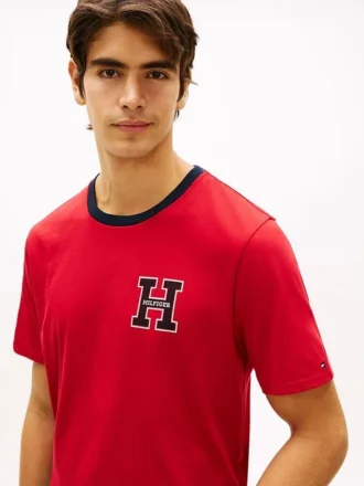 T-shirt med Hilfiger-logotyp