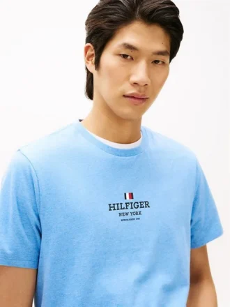 T-shirt med Hilfiger-logotyp
