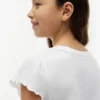 T-shirt med lettuce-kant på ärmarna för barn