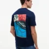 T-shirt med marininspirerad tryck på ryggen