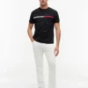 T-shirt med signaturflagga-logotyp T-shirt med signaturflagga-logotyp