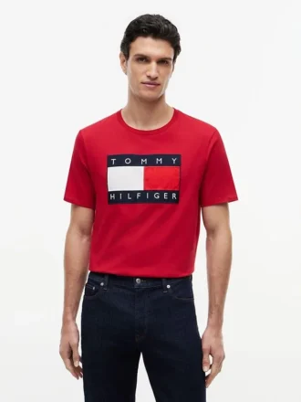 T-shirt med stort flaggmärke