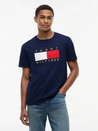 T-shirt med stort flaggmärke