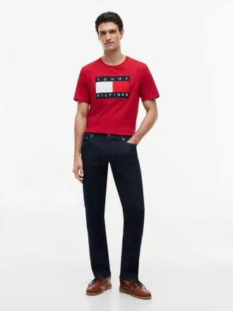 T-shirt med stort flaggmärke