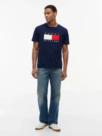 T-shirt med stort flaggmärke