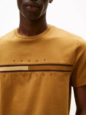 T-shirt med ton-i-ton-flagga T-shirt med ton-i-ton-flagga