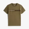 T-shirt med ton-i-ton-flagga