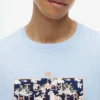 T-shirt med tropiskt blommönster T-shirt med tropiskt blommönster