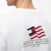 T-shirt med vågigt flaggmönster på ryggen T-shirt med vågigt flaggmönster på ryggen