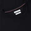 T-shirt med vågigt flaggmönster på ryggen T-shirt med vågigt flaggmönster på ryggen