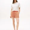 T-shirt och shorts i sovset