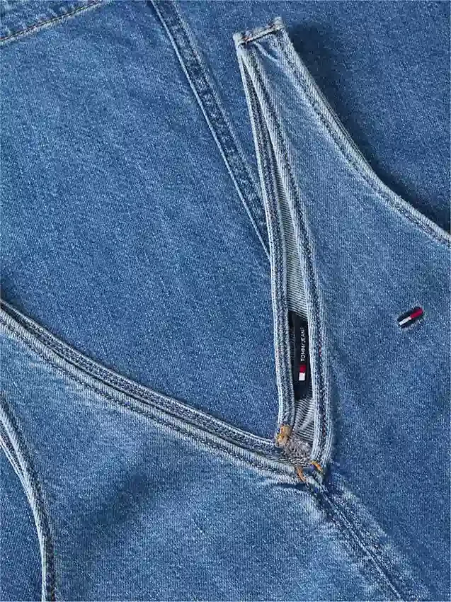 Tommy Jeans miniklänning i denim Tommy Jeans miniklänning i denim
