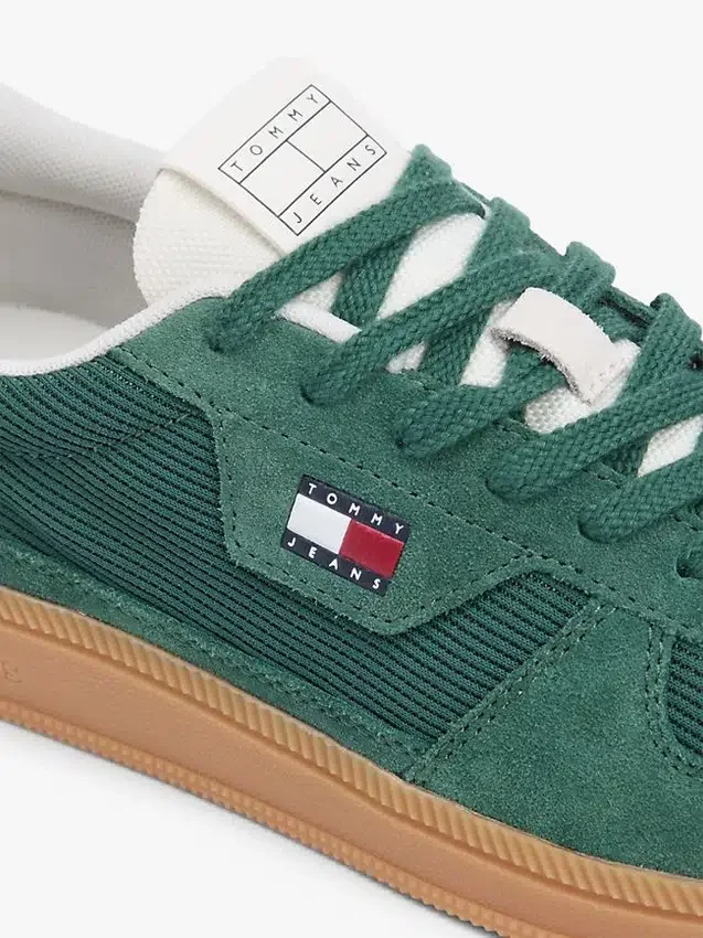 Tommy Jeans skatesneakers i blandade texturer Tommy Jeans skatesneakers i blandade texturer