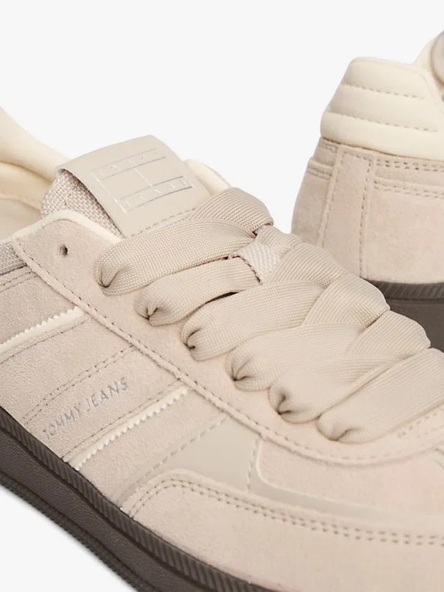 Tommy Jeans skatesneakers i mocka Tommy Jeans skatesneakers i mocka