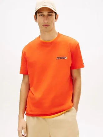 Tommy Jeans T-shirt med logo på ryggen