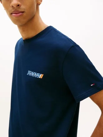 Tommy Jeans T-shirt med logo på ryggen