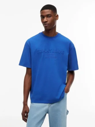 Tommy Jeans T-shirt med slitet logo