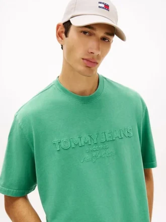 Tommy Jeans T-shirt med slitet logo Tommy Jeans T-shirt med slitet logo