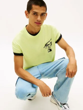 Tommy Jeans T-shirt med sprayfärglogotyp