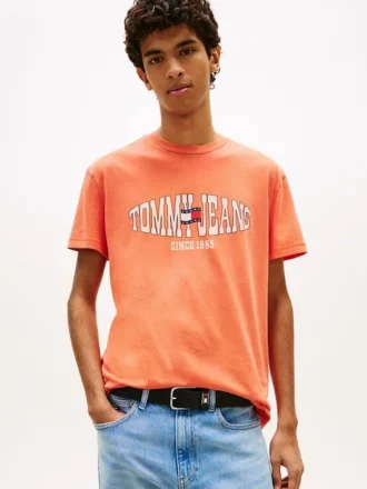 Tommy Jeans T-shirt med vågigt flaggmönster