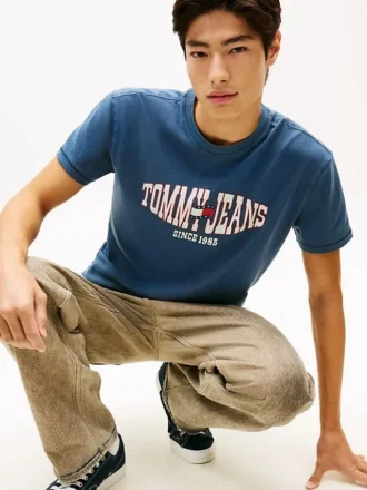 Tommy Jeans T-shirt med vågigt flaggmönster