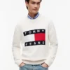 Tommy Jeans tröja med flagglogo och rund hals Tommy Jeans tröja med flagglogo och rund hals