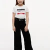 Tommy x Cadillac F1® Team Chevron T-shirt för barn Tommy x Cadillac F1® Team Chevron T-shirt för barn