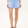 Twillshorts med guldknappar och fickor Twillshorts med guldknappar och fickor