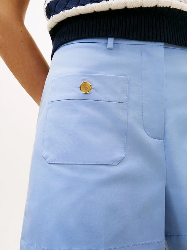 Twillshorts med guldknappar och fickor Twillshorts med guldknappar och fickor