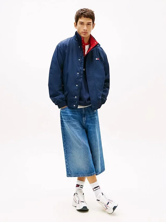 Vattenavvisande jacka med Tommy Jeans-logotyp Vattenavvisande jacka med Tommy Jeans-logotyp