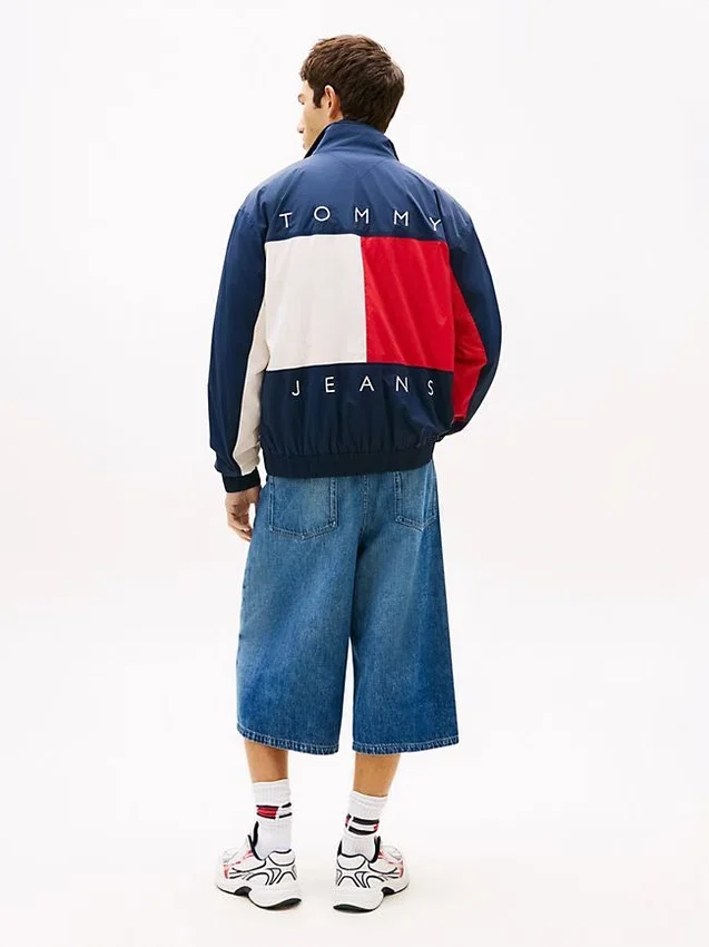 Vattenavvisande jacka med Tommy Jeans-logotyp Vattenavvisande jacka med Tommy Jeans-logotyp