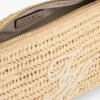 Väska med monogram och kedjerem i raffia Väska med monogram och kedjerem i raffia